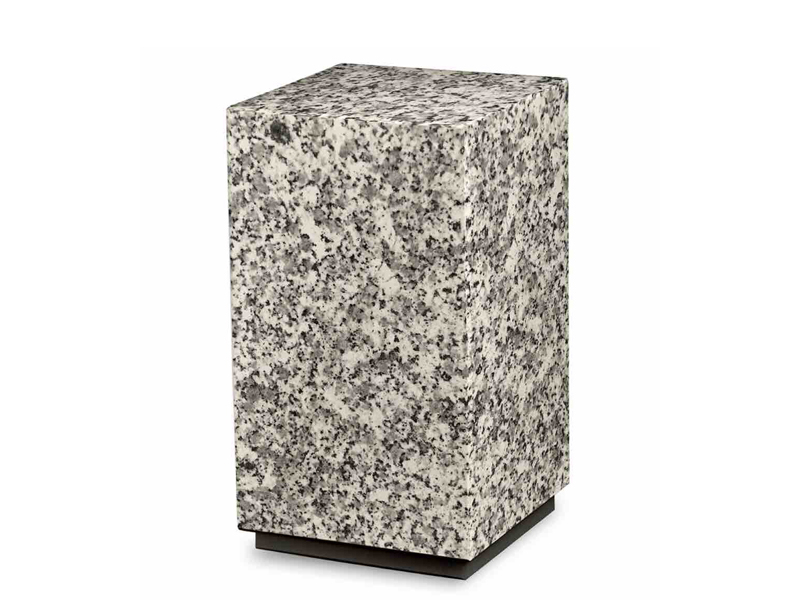 Urne rectangulaire de Granite Esther-Tarn - Urnes funéraires - Les Monuments Roger Fontaine